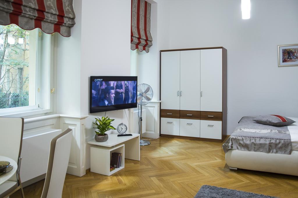 Lejlighed Modern Vsehrdova Prag